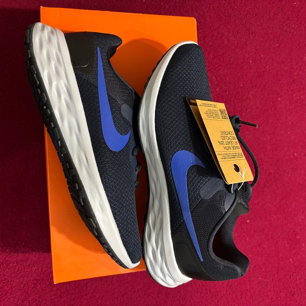 Nike Men's Black and Blue Athletic Running Shoes